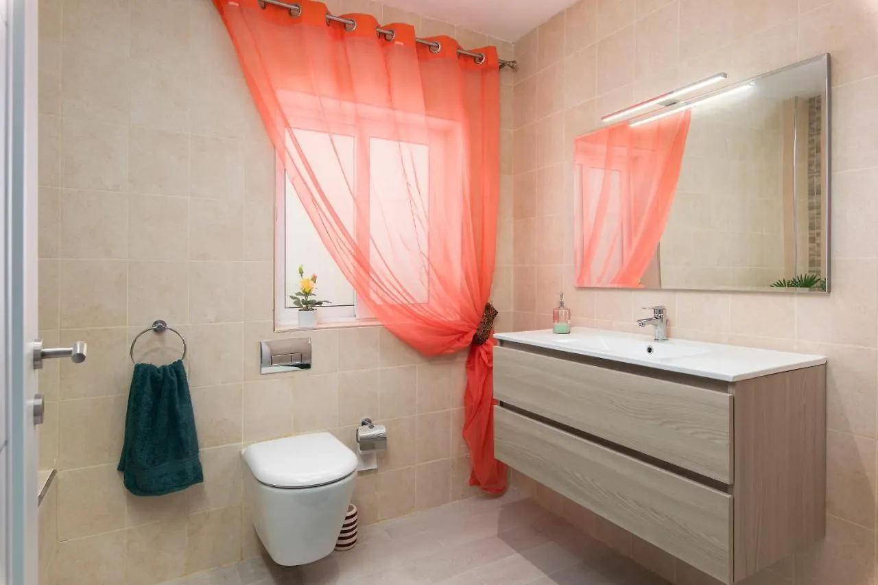 Spacious Luxury 3Br Apartment With Terrace & Open Views - Zurrieq, Close To Sea Zurrieq